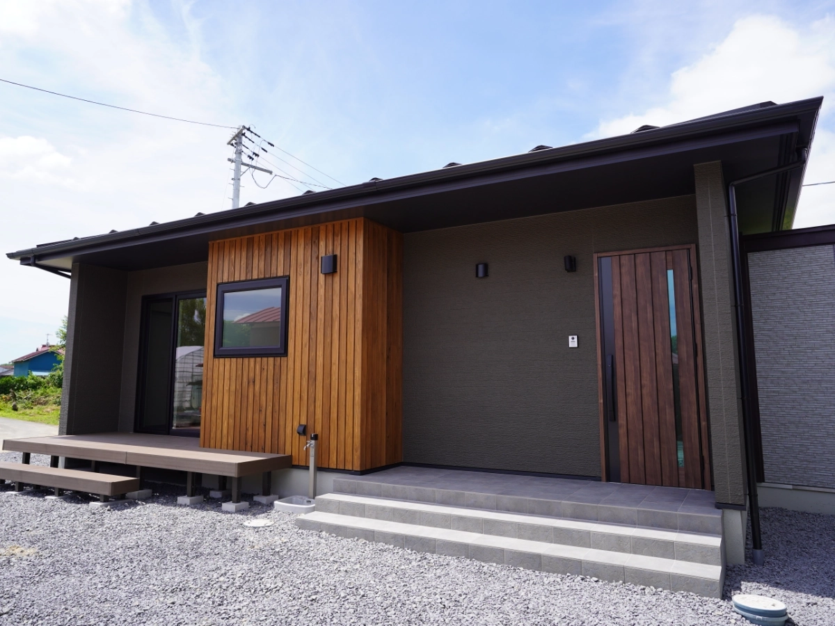 登米市の平屋｜母屋とつながる平屋の離れ、2世帯の暮らし